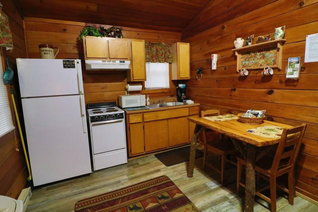 Alpine Mountain Sweetheart Cabin Jacuzzi #6 Helen Exteriör bild